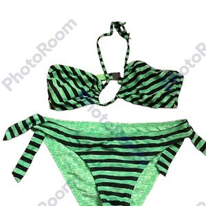 Oakley reversible bikini size S in great condition